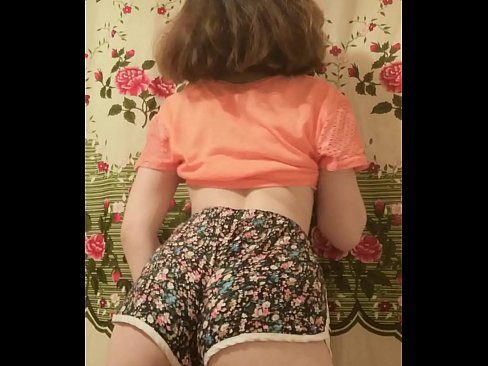 ❤️ Сексуальная юная малышка делает стриптиз снимая свои шортики на камеру ❤ Видео ебли на нашем сайте ☑