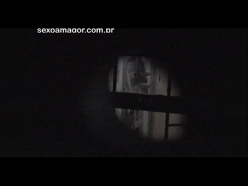 ❤️ Блондинку тайно снимает на видео соседский вуайерист, спрятанный за полыми кирпичами ❤ Видео ебли на нашем сайте ☑